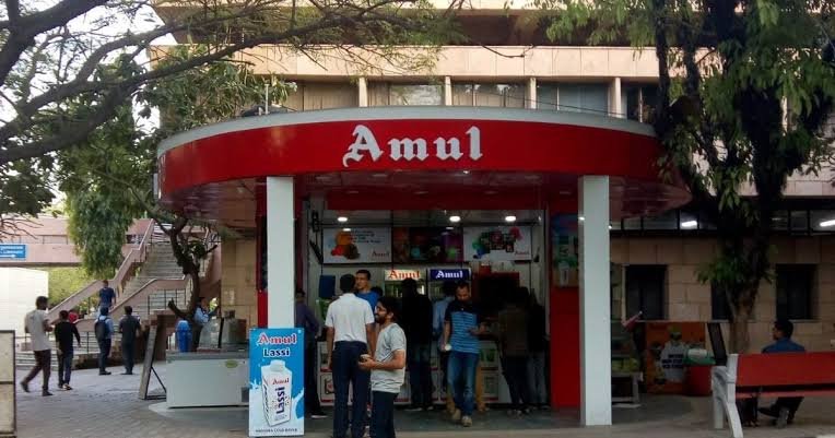 How to take amul franchise